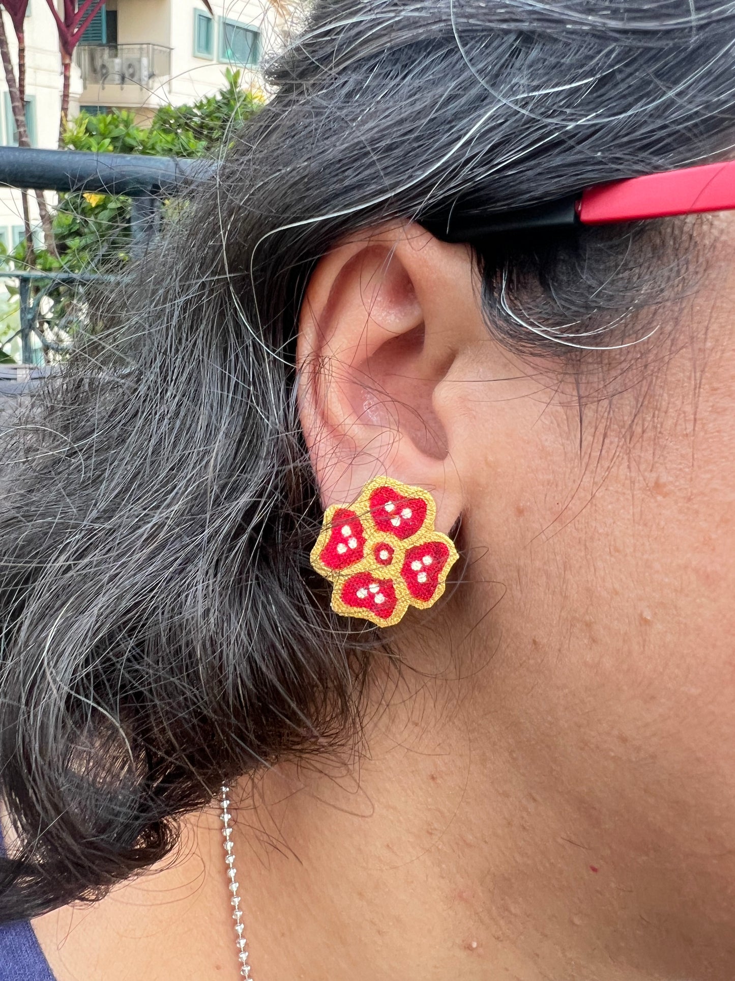 Lucky Clover (Black, Red)