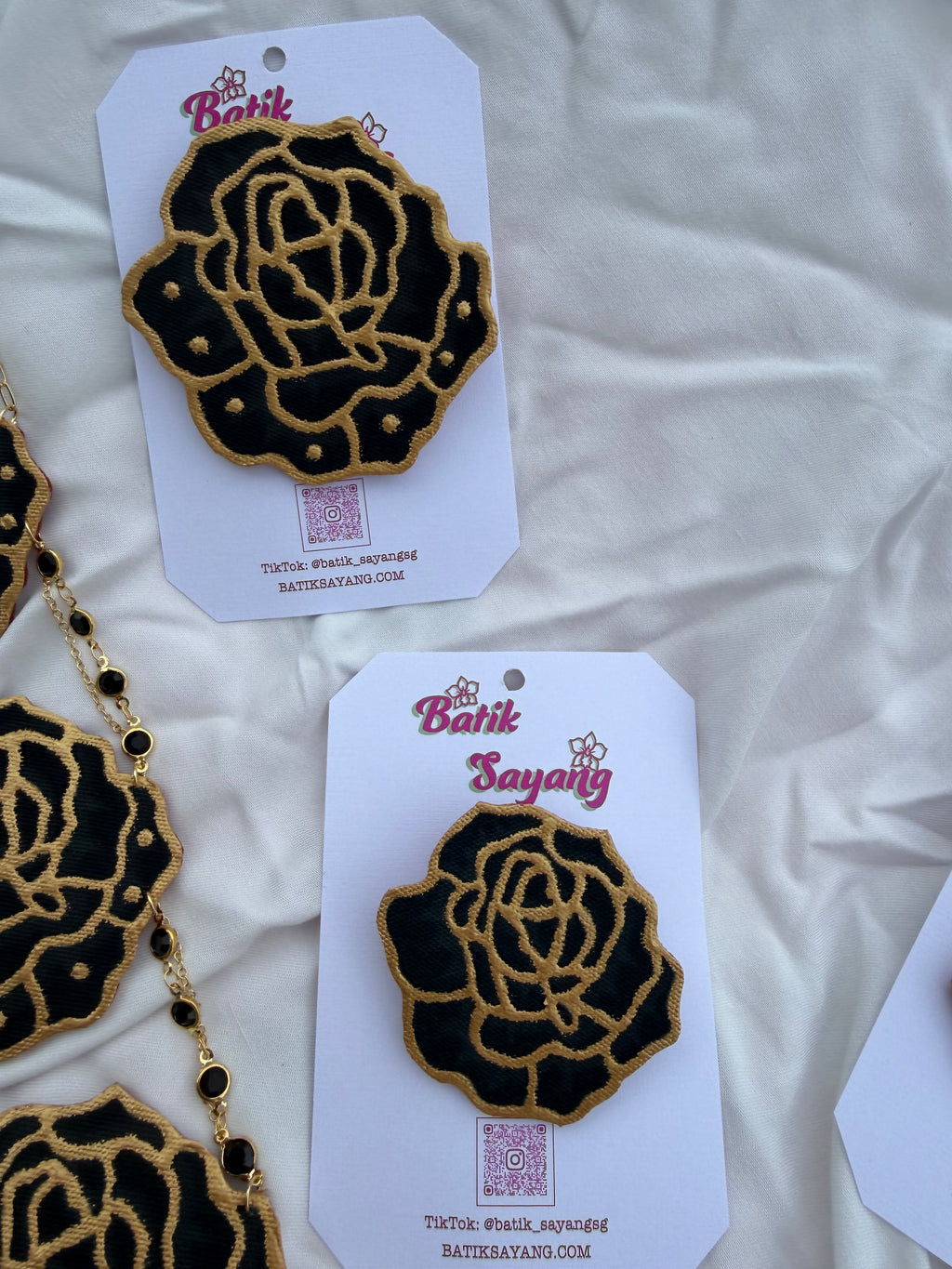 Batik Brooch Black Rose 8.5CM