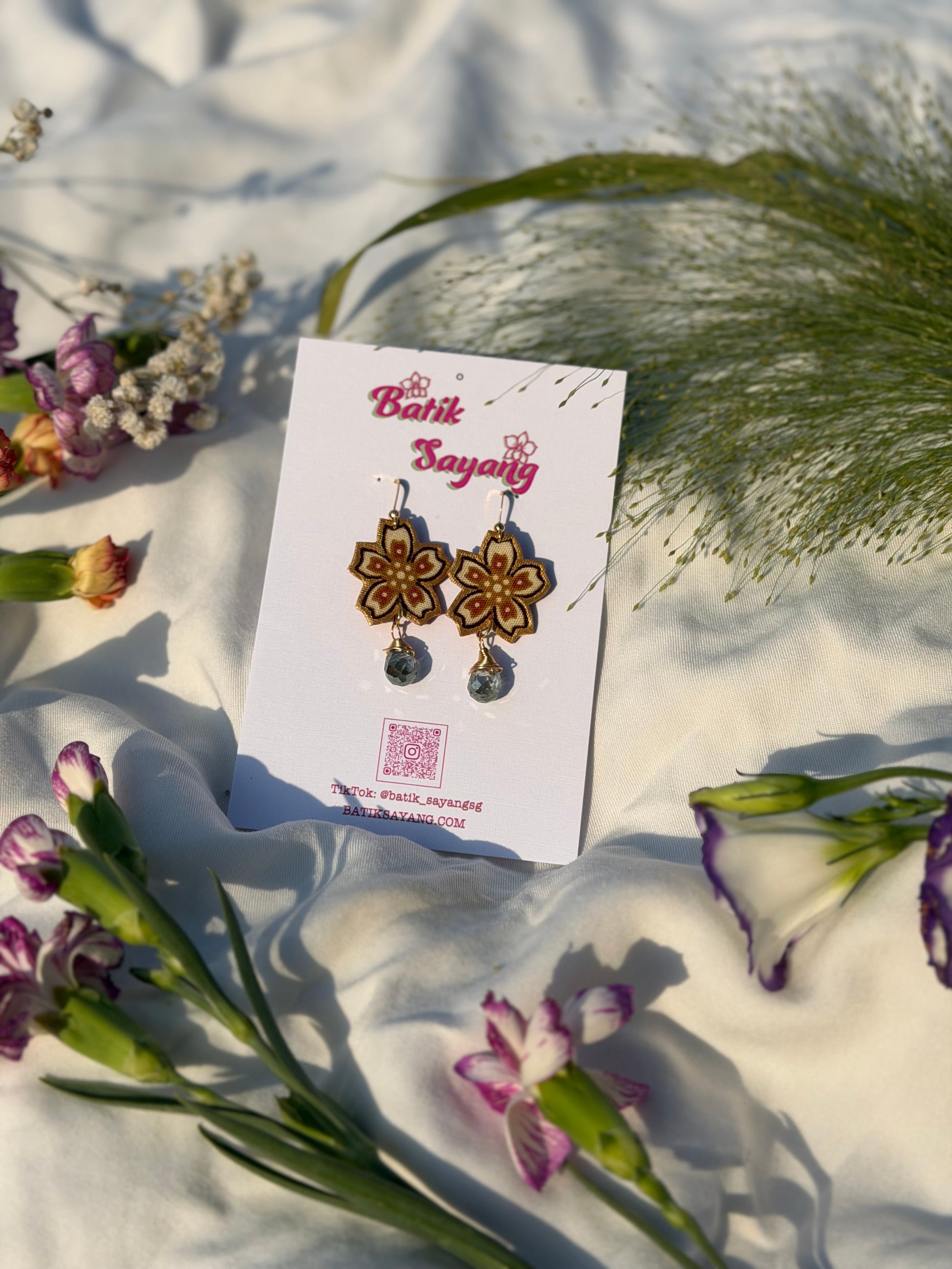 Sakura Series Batik Earrings (Cream/Beige)
