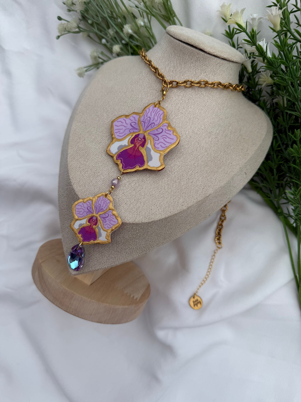 Vanda Miss Joaquim inspired NECKLACE Motif Approx Size: 5.5CM | 3.5CM Chain: 60-65CM long