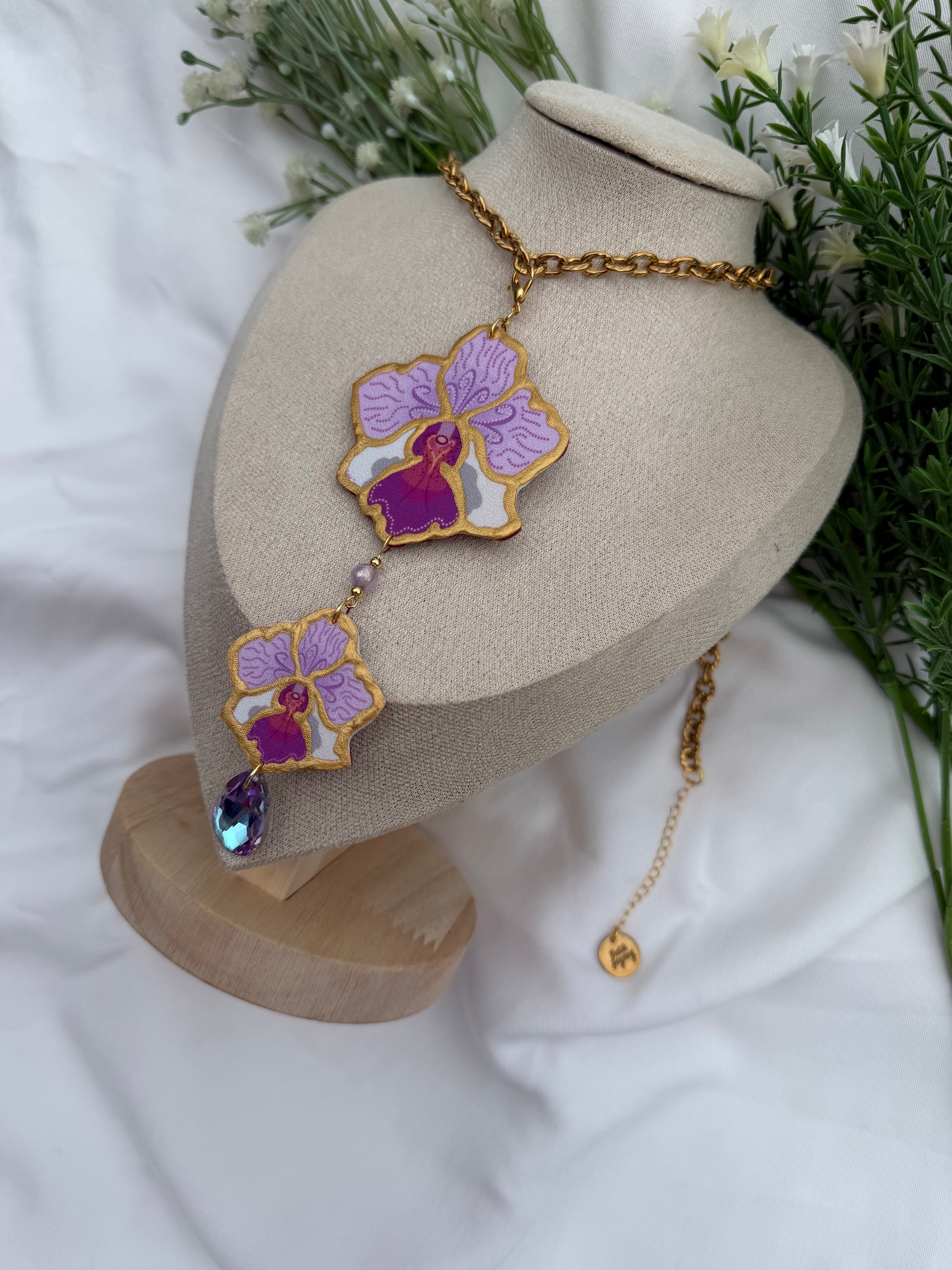 Vanda Miss Joaquim inspired NECKLACE Motif Approx Size: 5.5CM | 3.5CM Chain: 60-65CM long