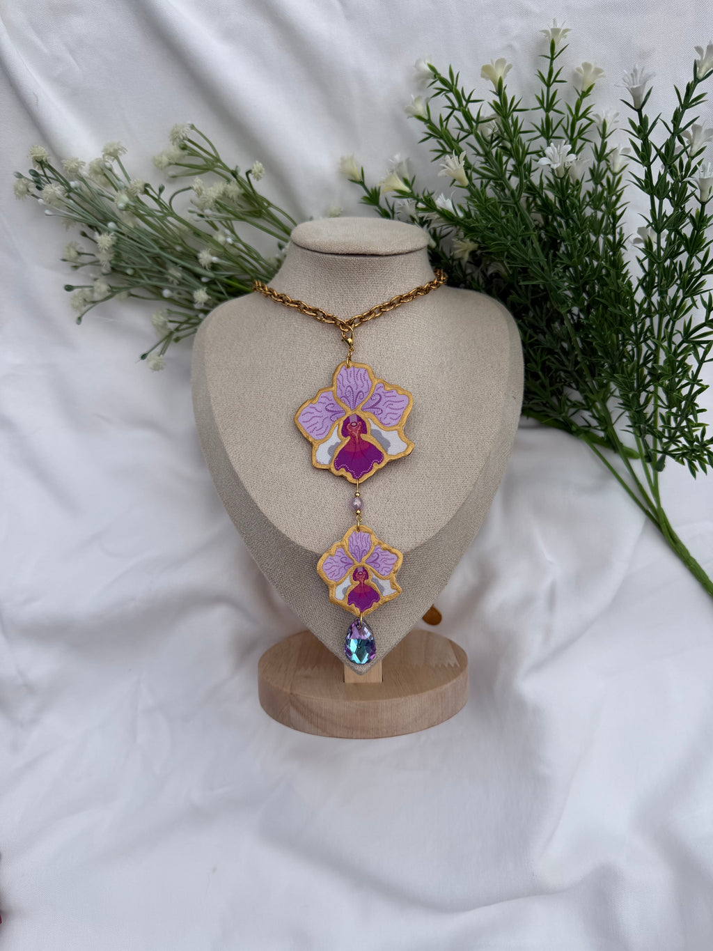 Vanda Miss Joaquim inspired NECKLACE Motif Approx Size: 5.5CM | 3.5CM Chain: 60-65CM long