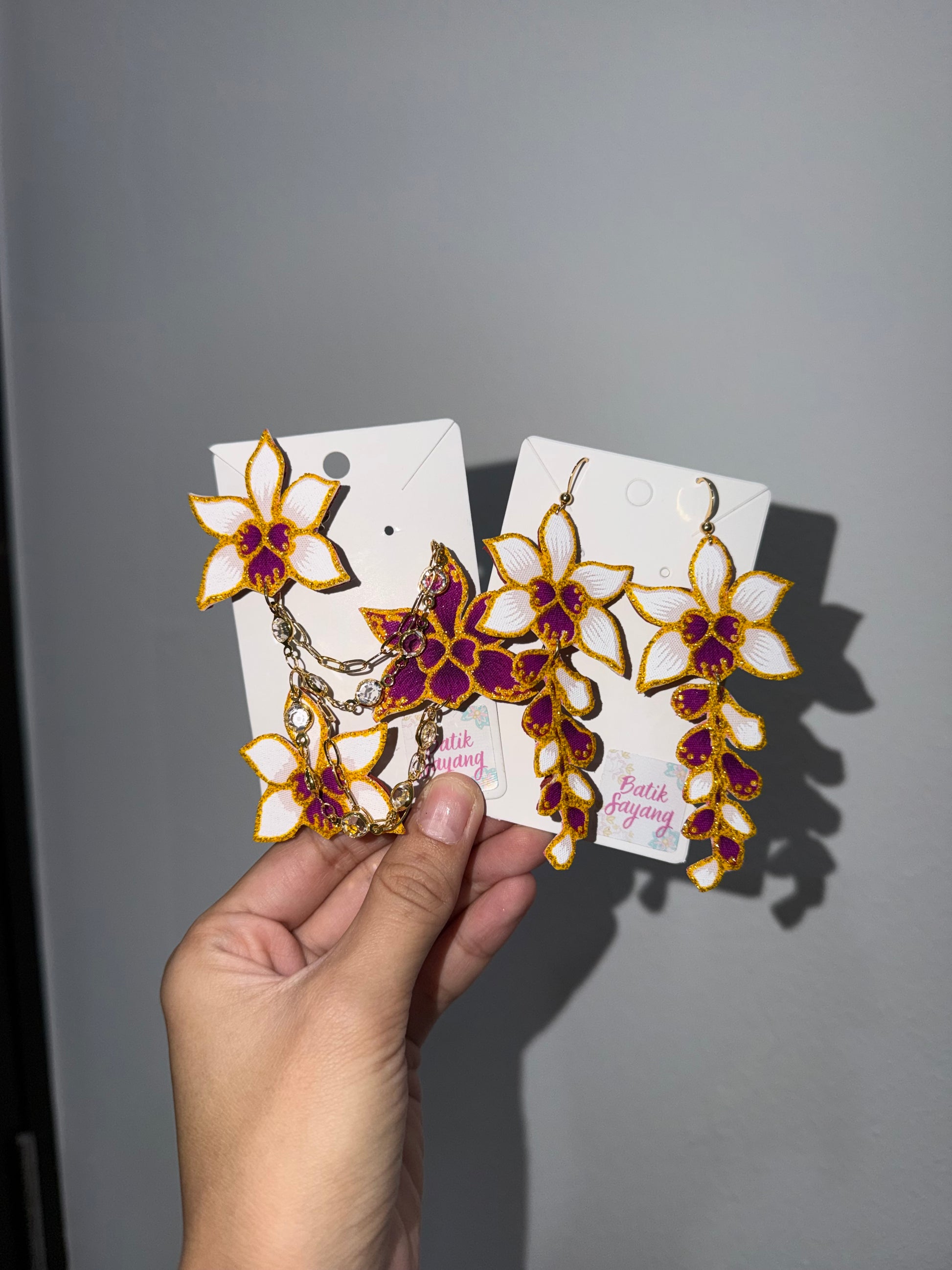 Miss Orchid Kerongsang + Short and Long Dangle Earrings Set (Purple)