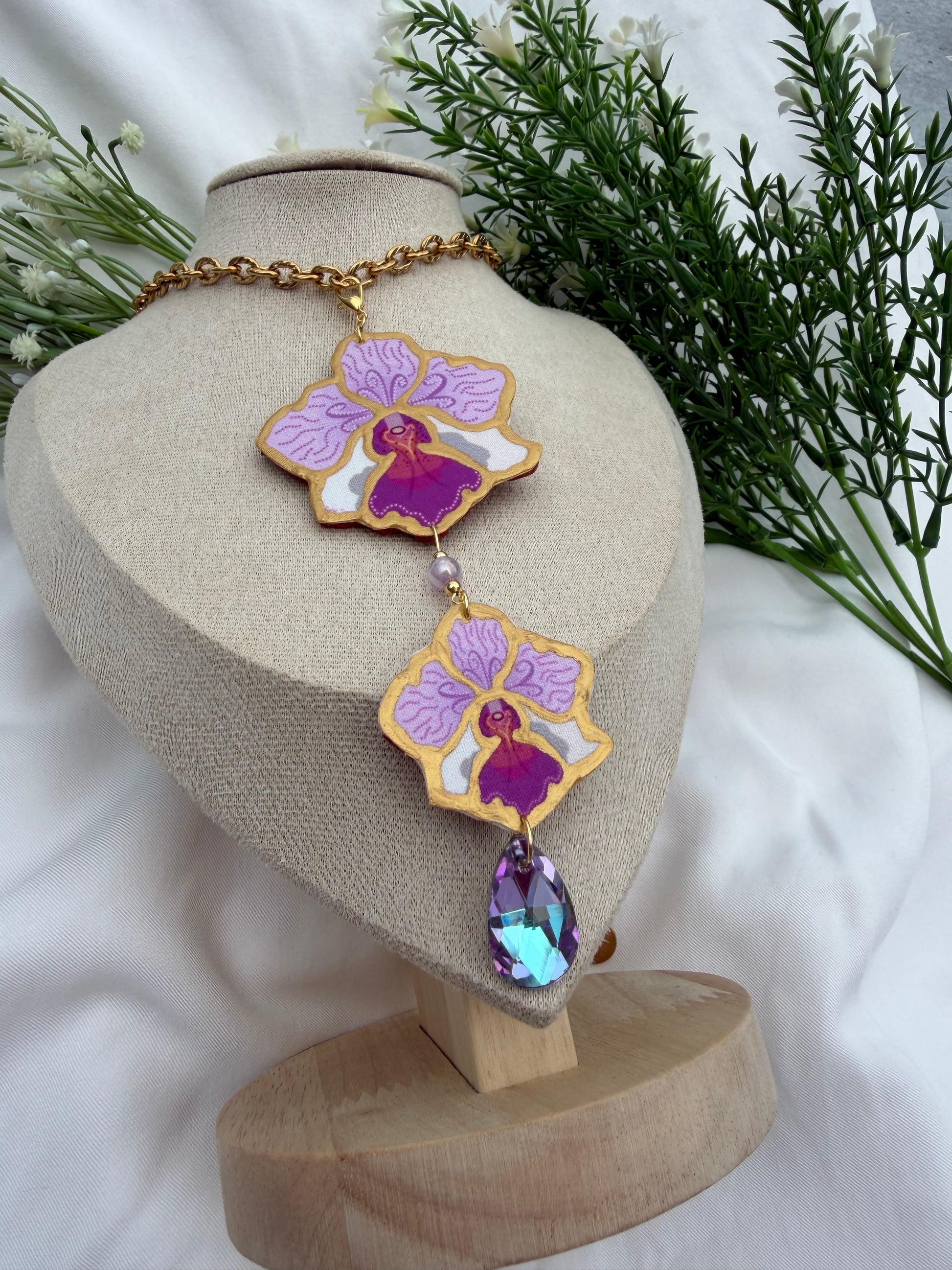Vanda Miss Joaquim inspired NECKLACE Motif Approx Size: 5.5CM | 3.5CM Chain: 60-65CM long
