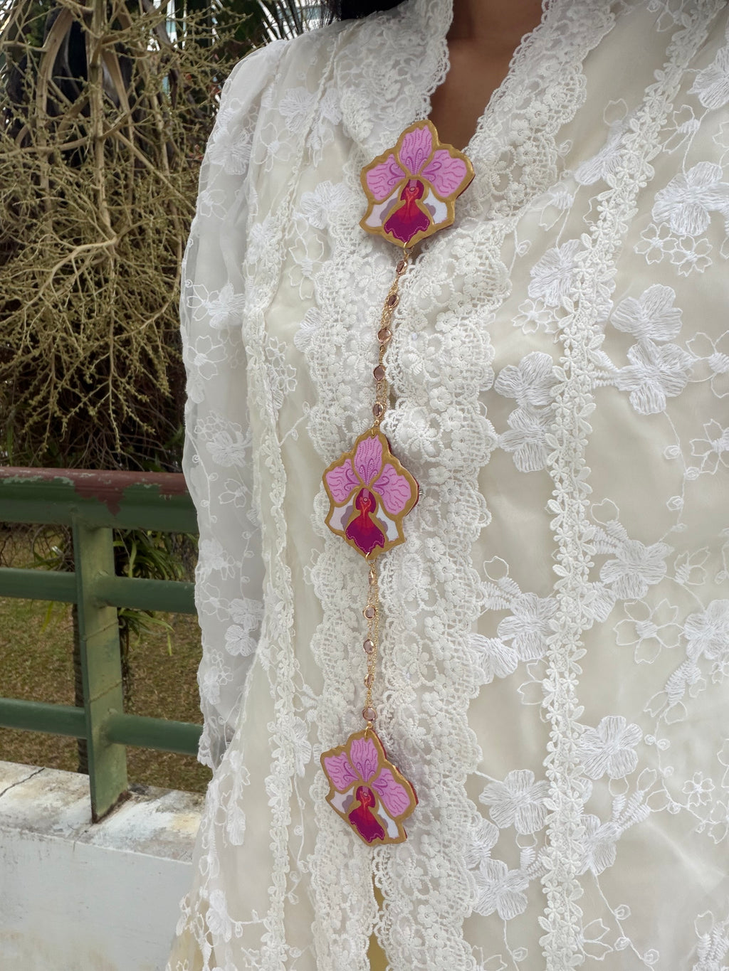 Vanda Miss Joaquim Small Size 5.5CM Three Piece Kerongsang