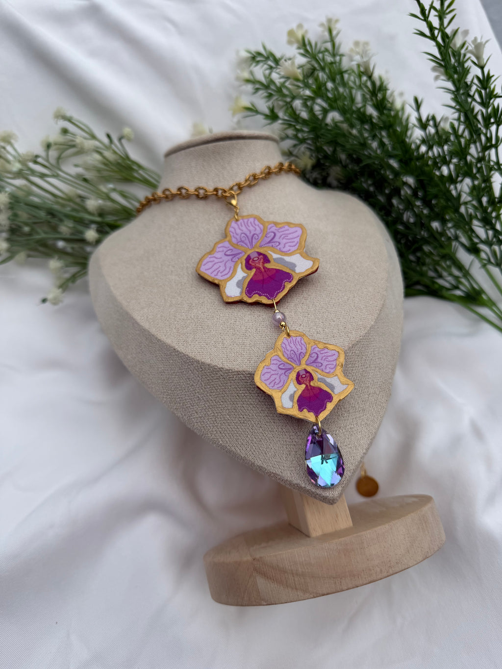 Vanda Miss Joaquim inspired NECKLACE Motif Approx Size: 5.5CM | 3.5CM Chain: 60-65CM long