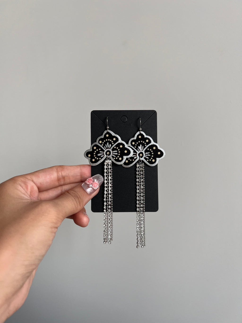 Viola in Silver and Gold