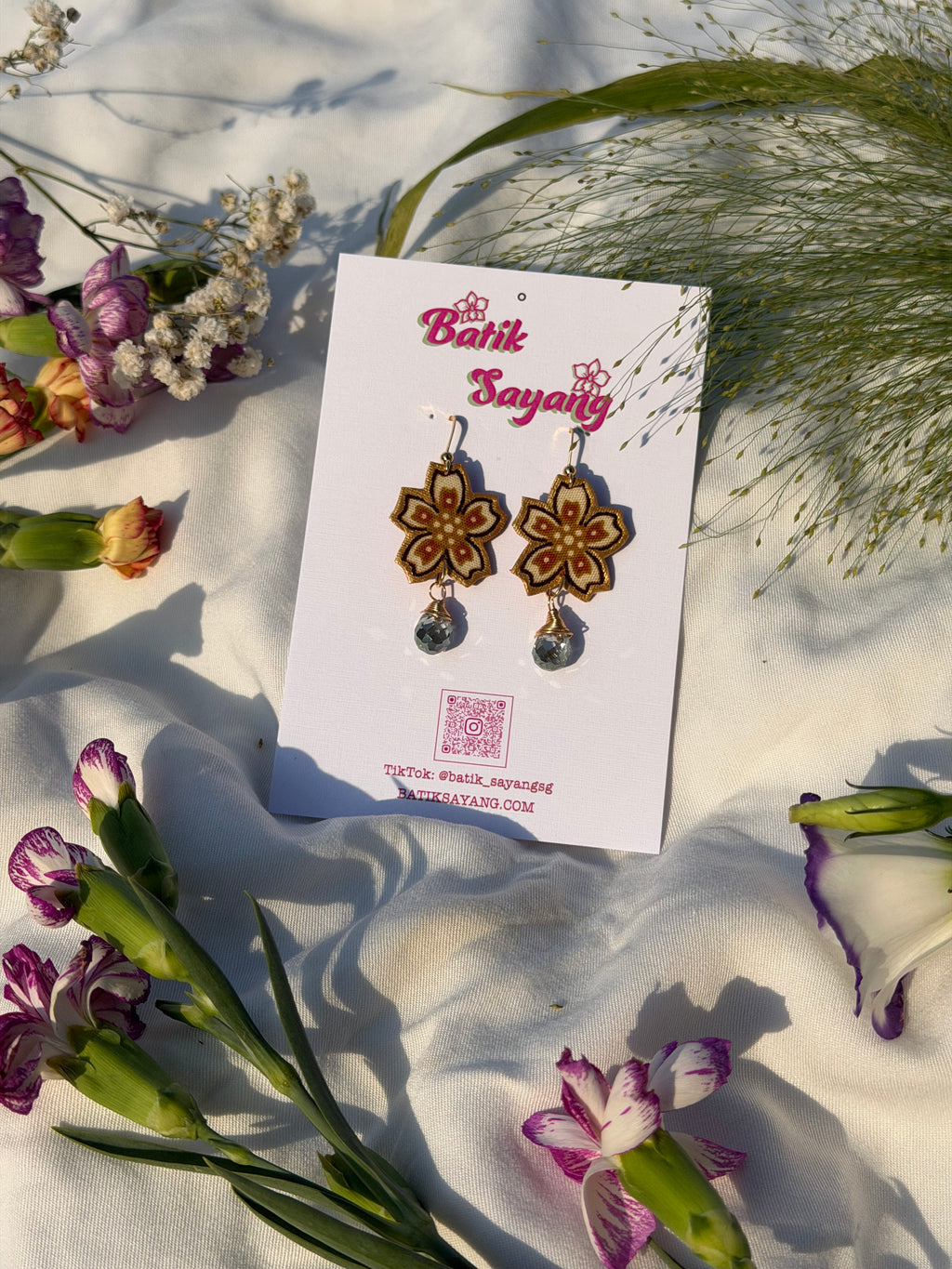 Sakura Series Batik Earrings (Cream/Beige)