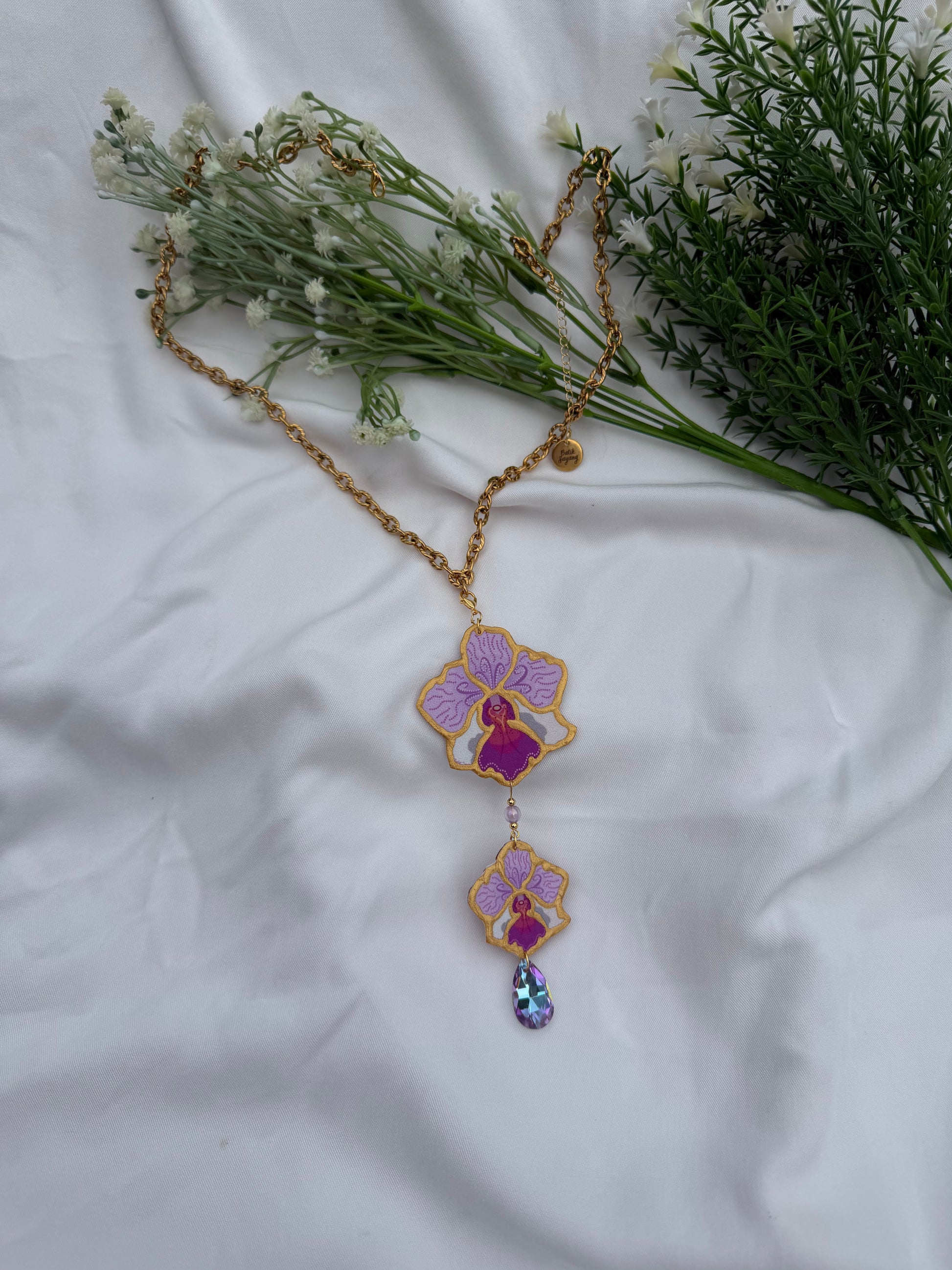 Vanda Miss Joaquim inspired NECKLACE Motif Approx Size: 5.5CM | 3.5CM Chain: 60-65CM long