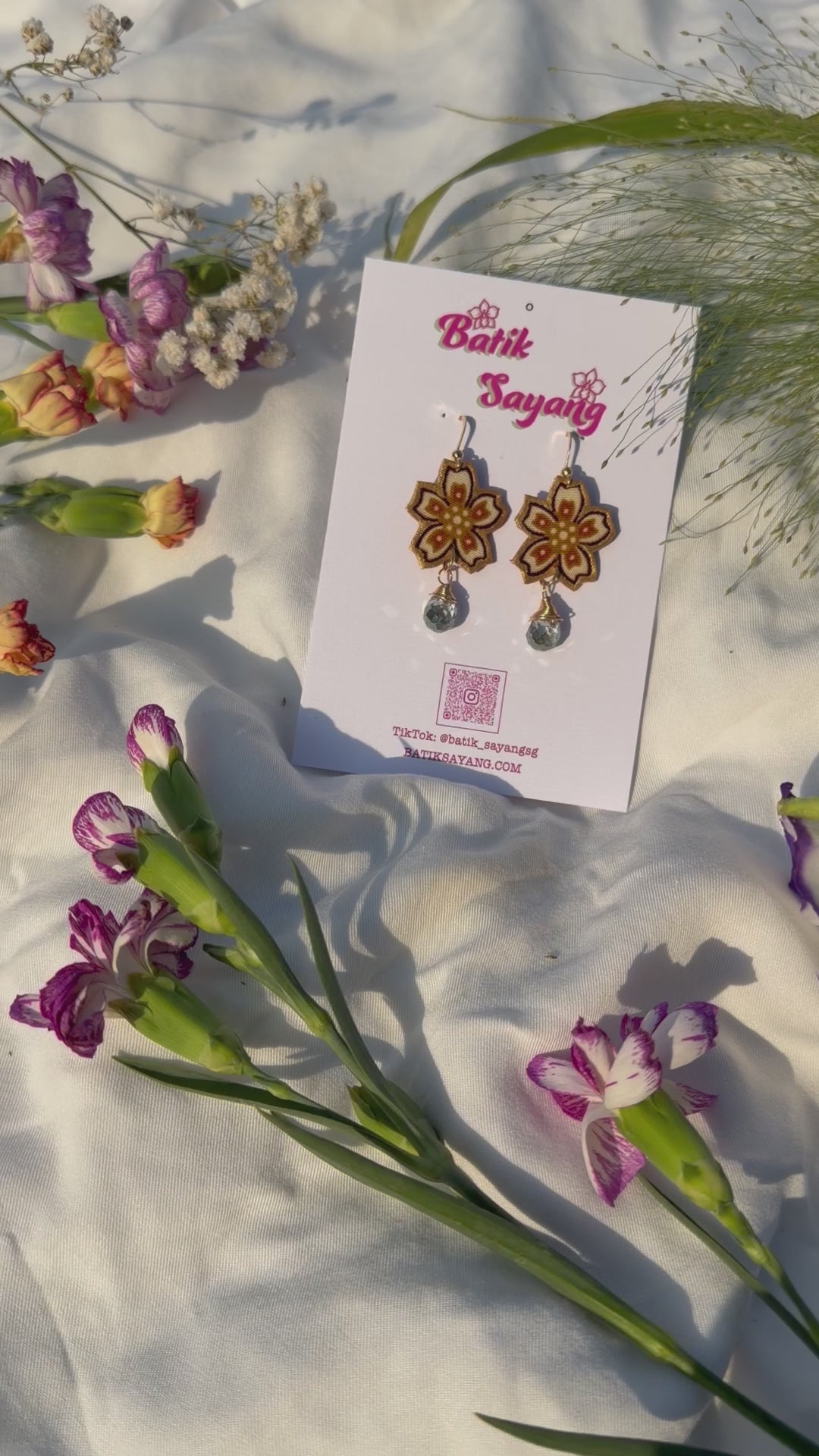 Sakura Series Batik Earrings (Cream/Beige)
